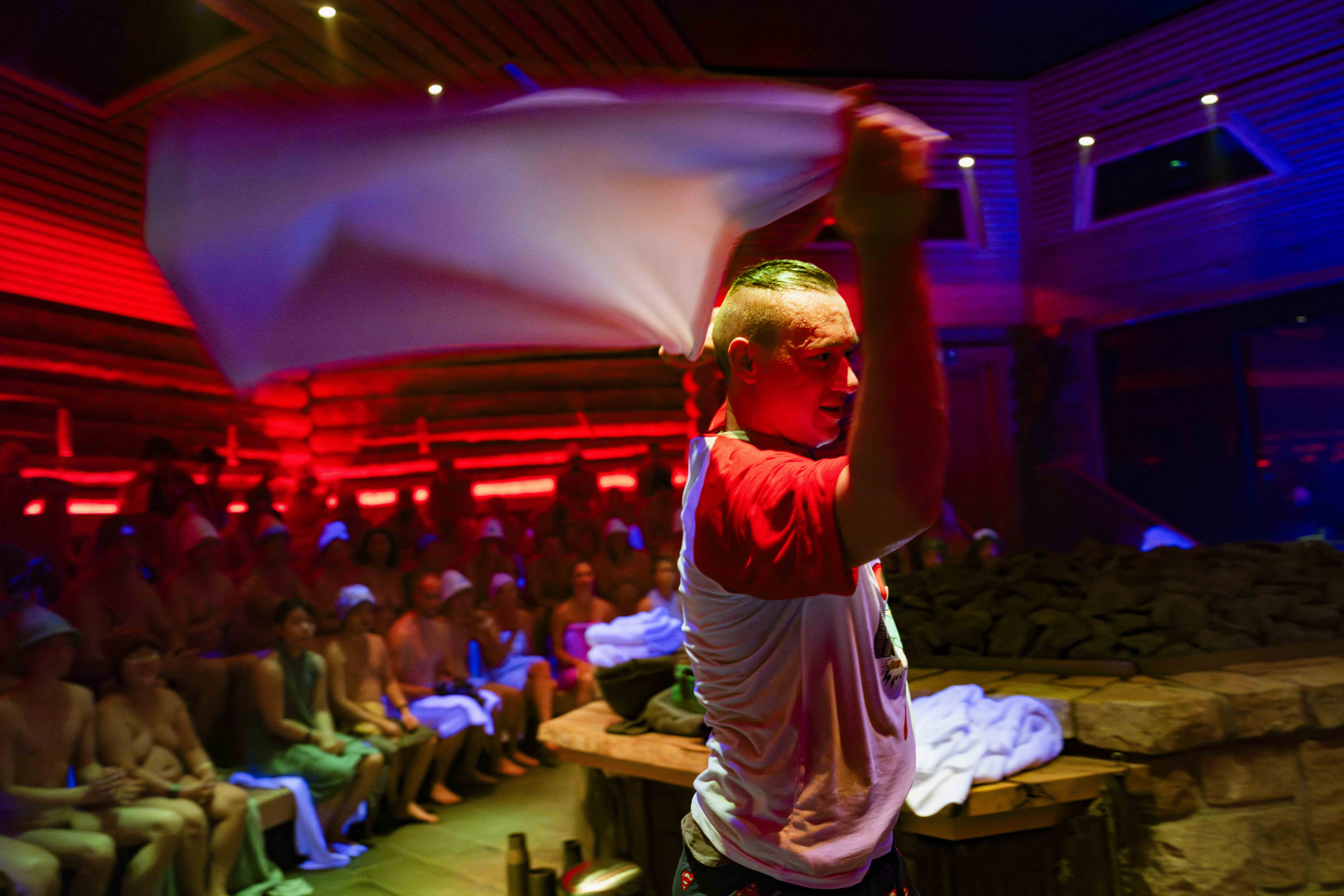 Aufguss sauna ritual